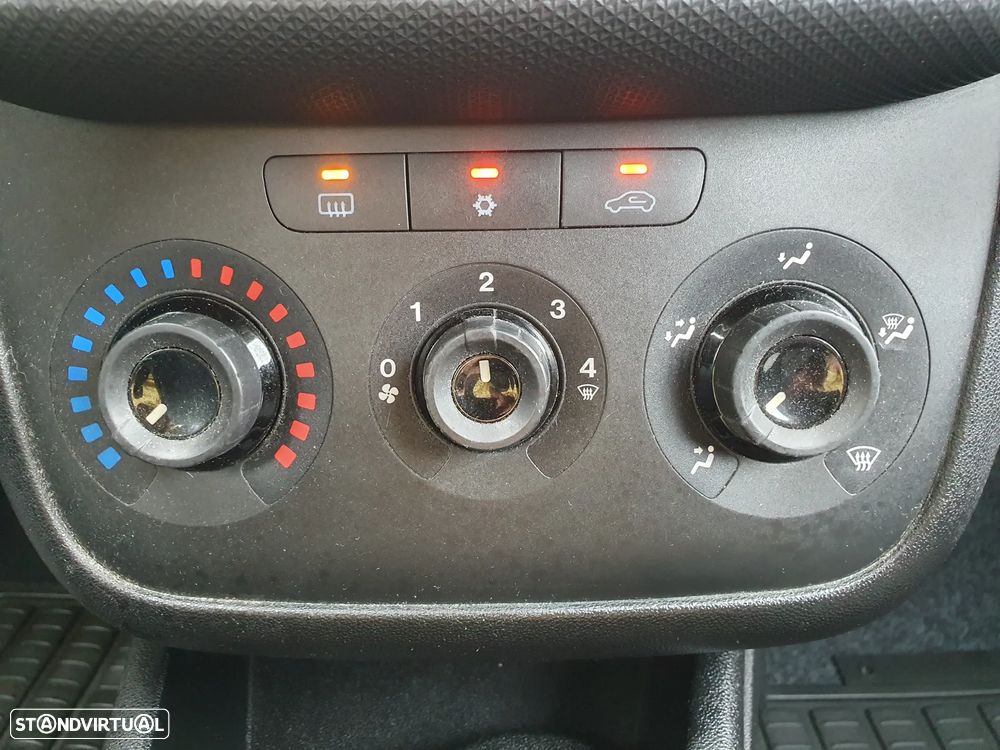 Fiat Punto 1.2 Lounge Start&Stop - 18