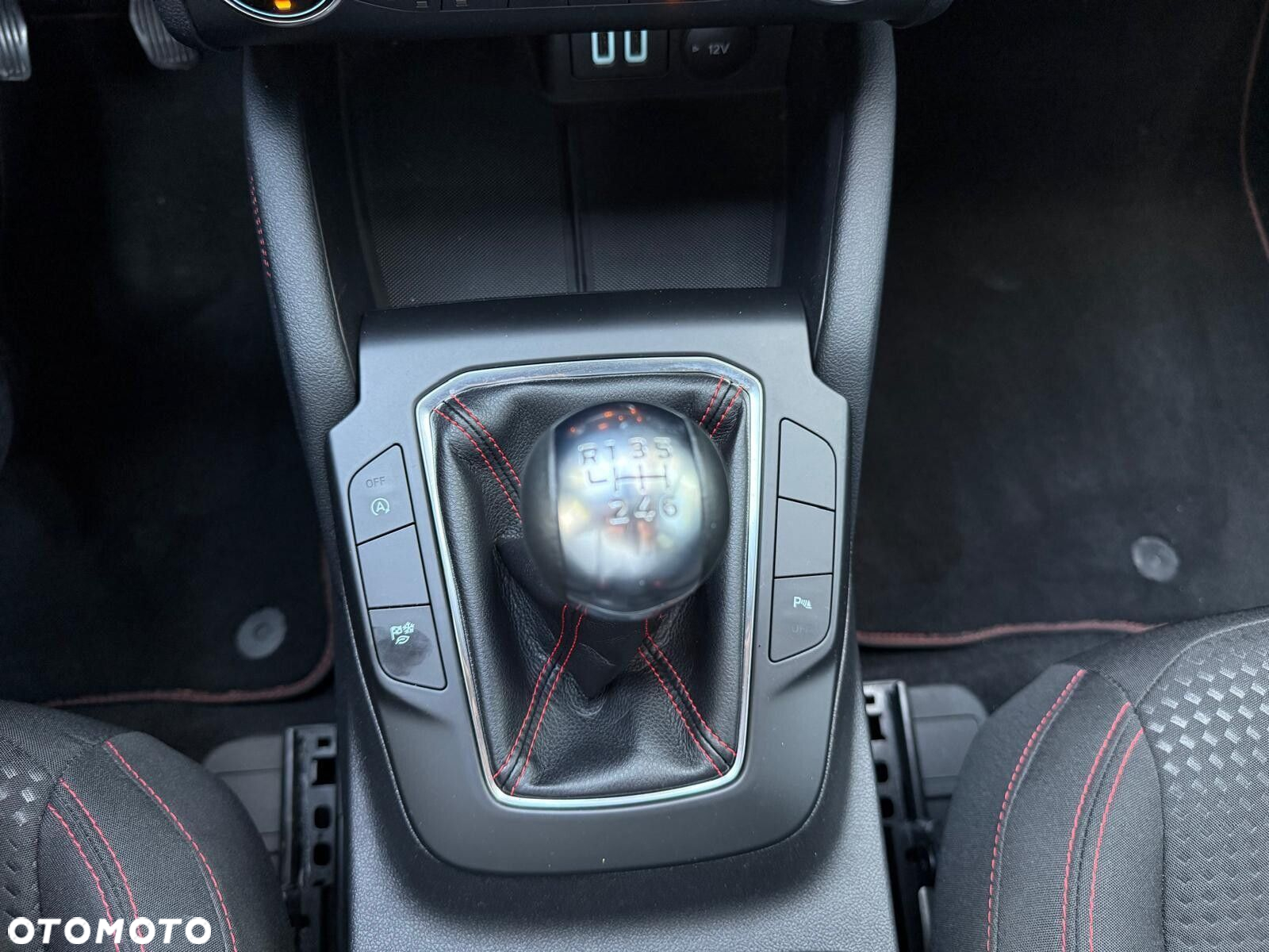 Ford Kuga - 25