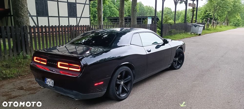 Dodge Challenger - 4