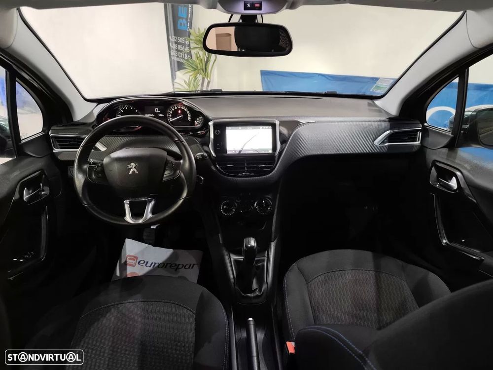 Peugeot 208 1.2 PureTech Signature - 20