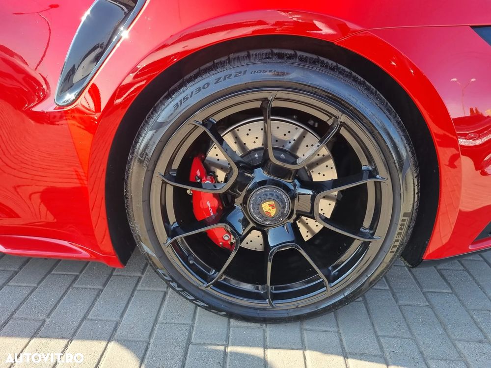 Porsche 911-TURBO-S - 9