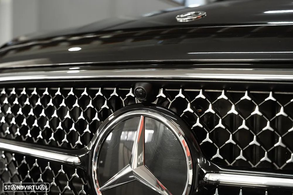 Mercedes-Benz E 300 e AMG Line - 13