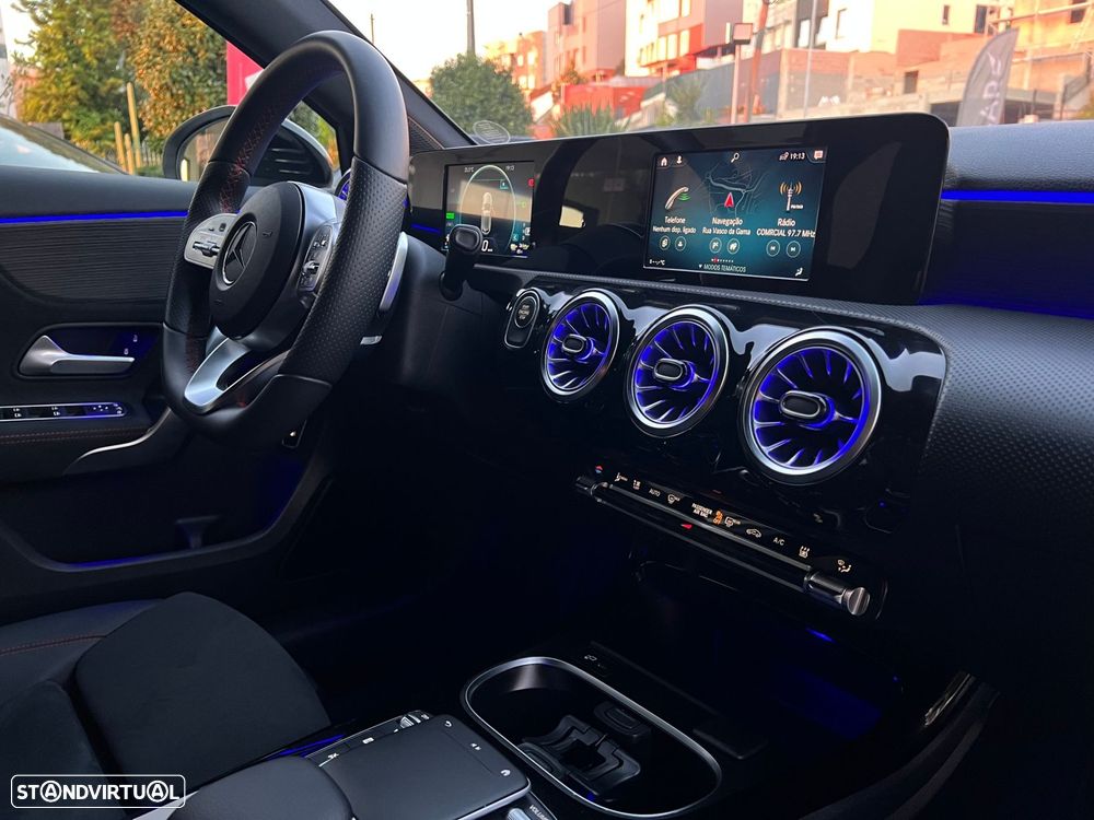 Mercedes-Benz A 250 e AMG Line - 25