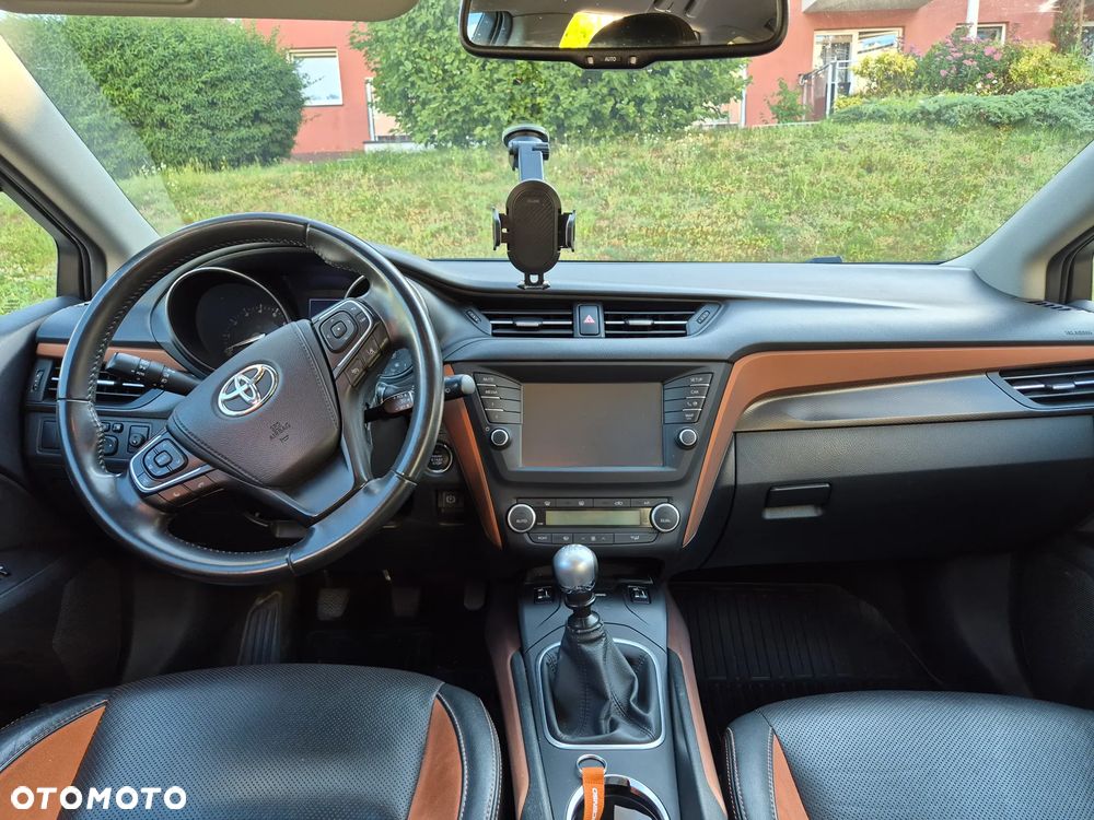 Toyota Avensis 1.8 Premium - 14