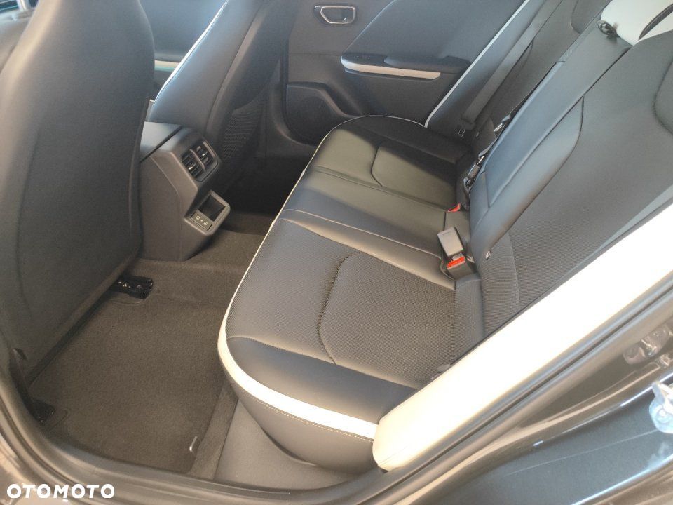 Kia K4 - 10