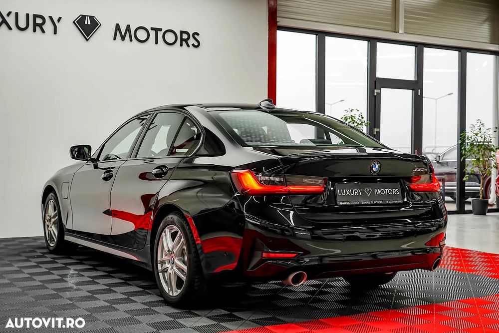 BMW Seria 3 330e Aut. - 14