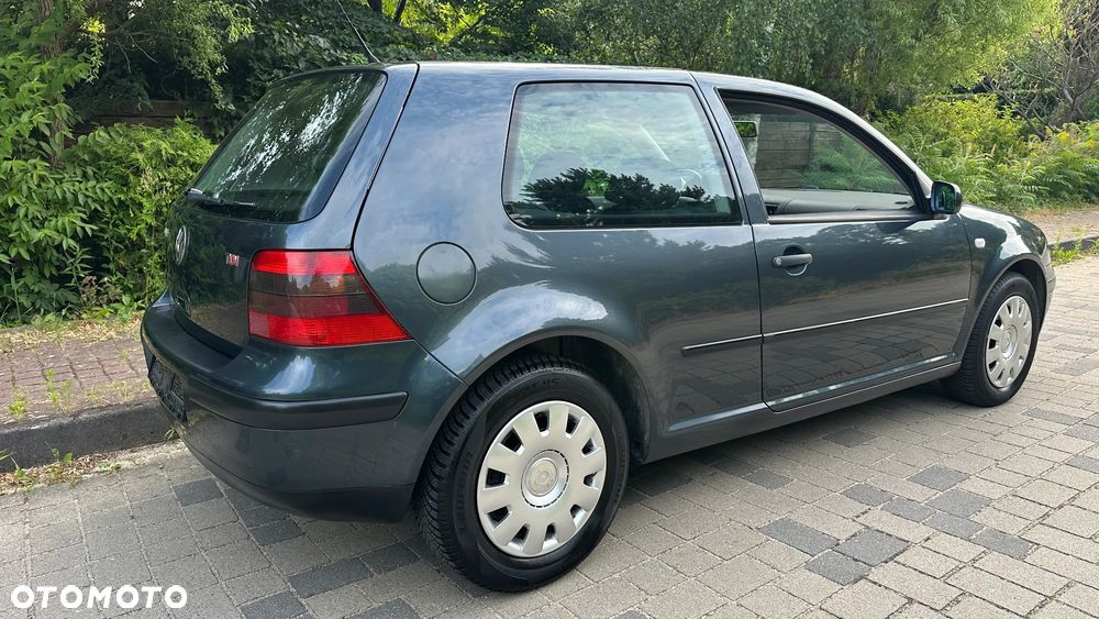 Volkswagen Golf - 23