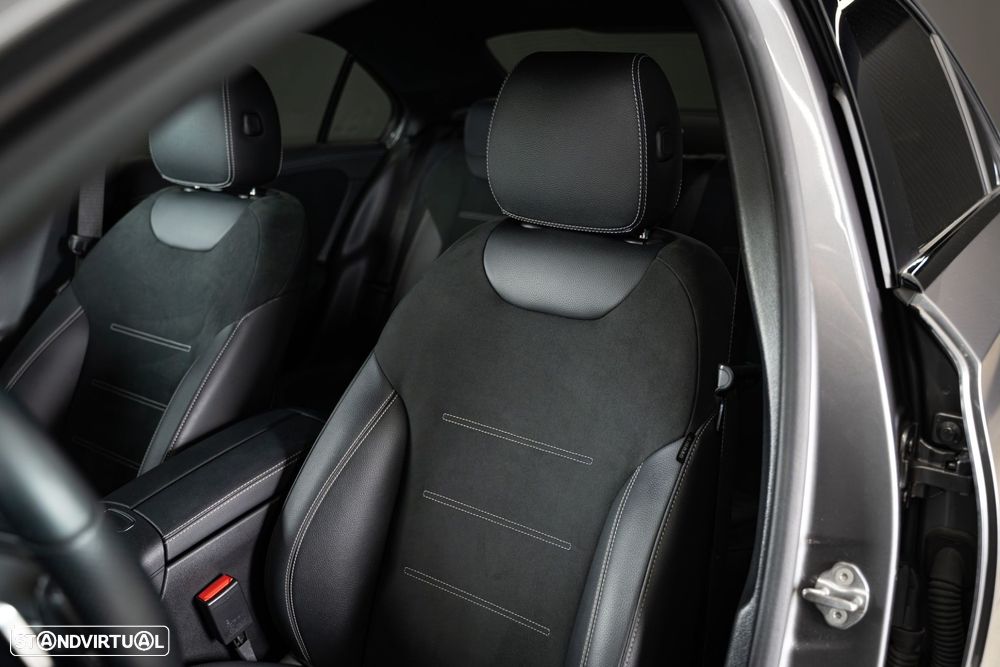 Mercedes-Benz A 250 Limousine e 8G-DCT - 12