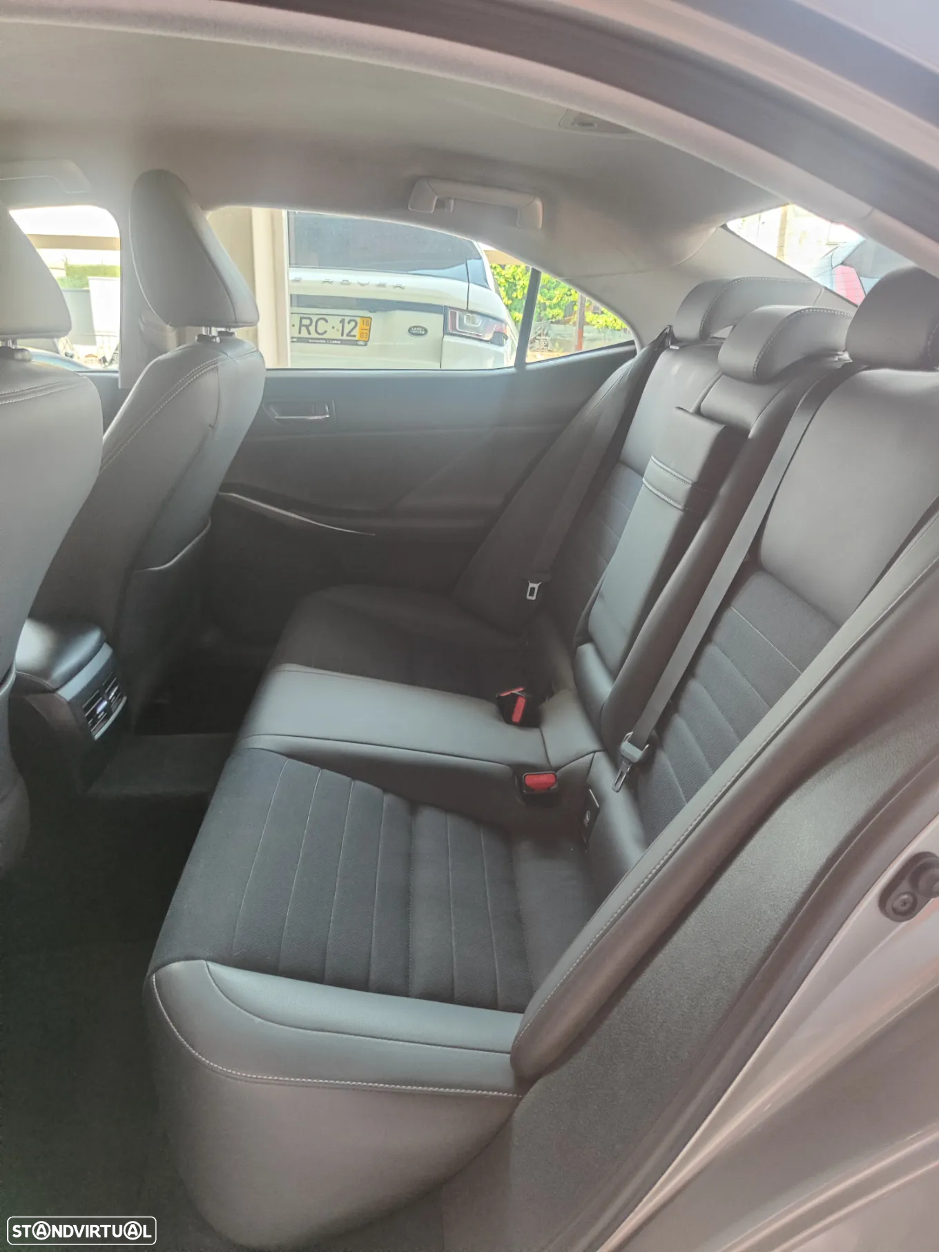 Lexus IS 300H Executive+ - 15