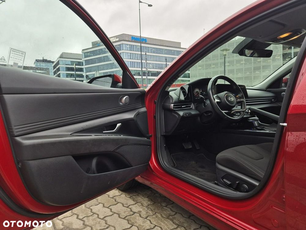 Hyundai Elantra - 12