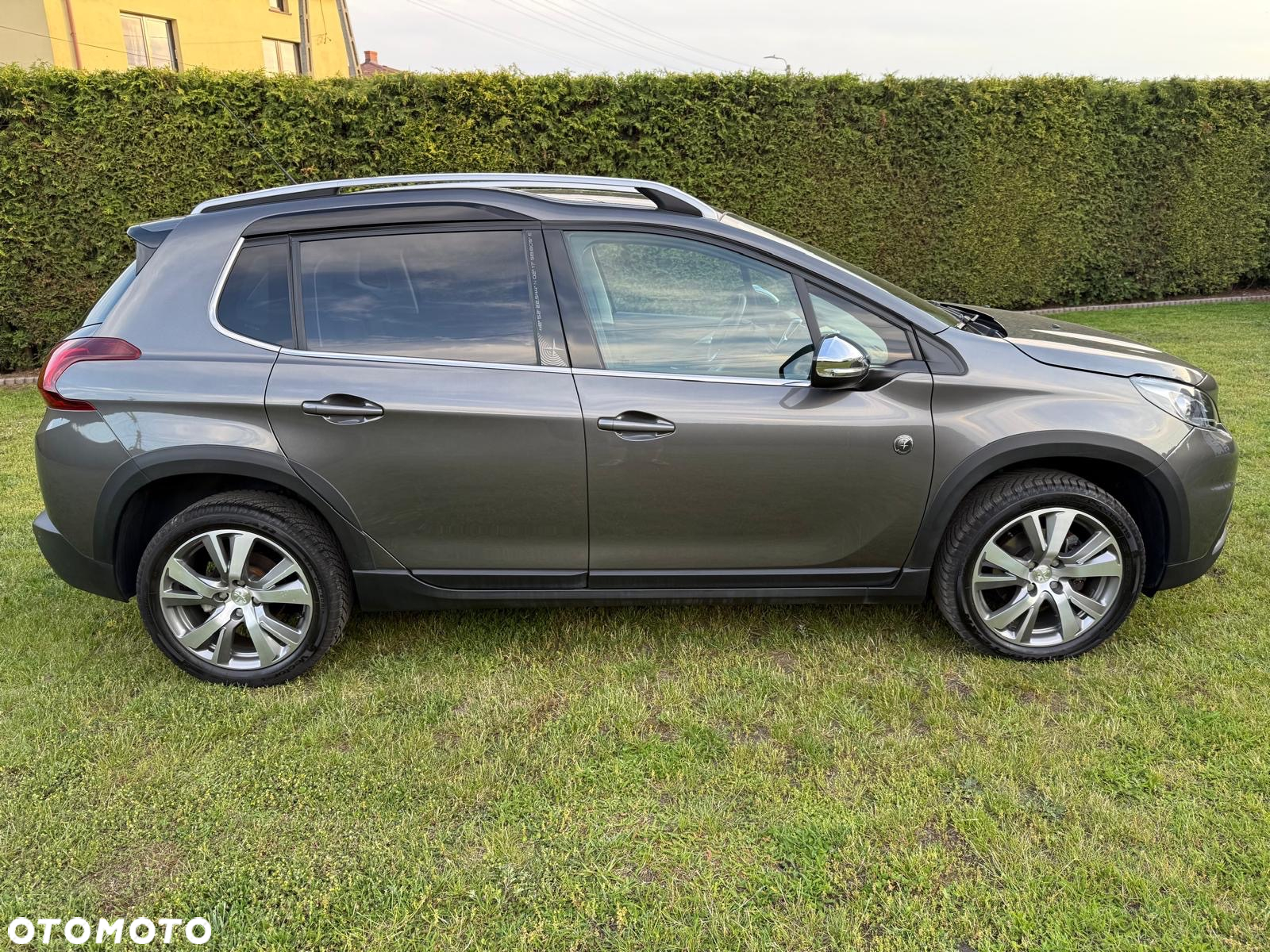 Peugeot 2008 1.2 Pure Tech GPF Allure S&S EAT6 - 6