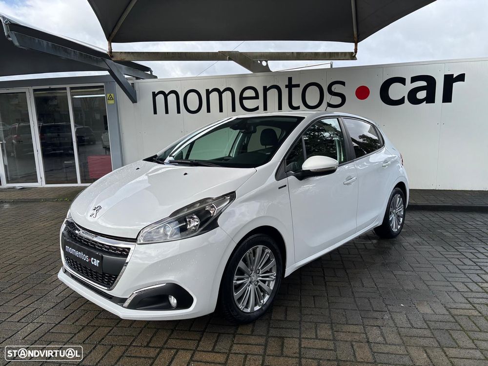 Peugeot 208 1.2 PureTech Signature - 1
