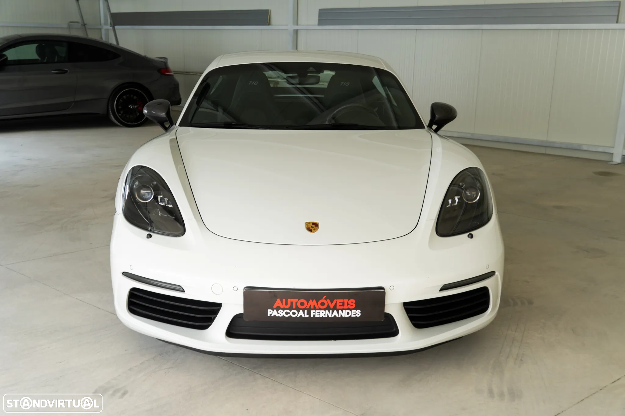 Porsche 718 Cayman T - 8