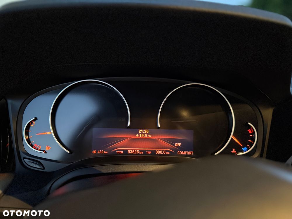 BMW Seria 3 320i xDrive Sport Line - 15