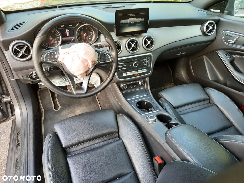 Mercedes-Benz CLA 250 7G-DCT Peak Edition - 10