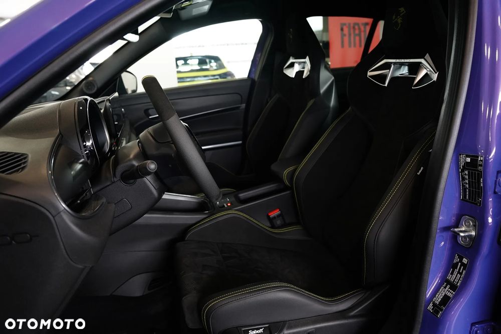 Abarth 600e 54kWh Scorpionissima - 17