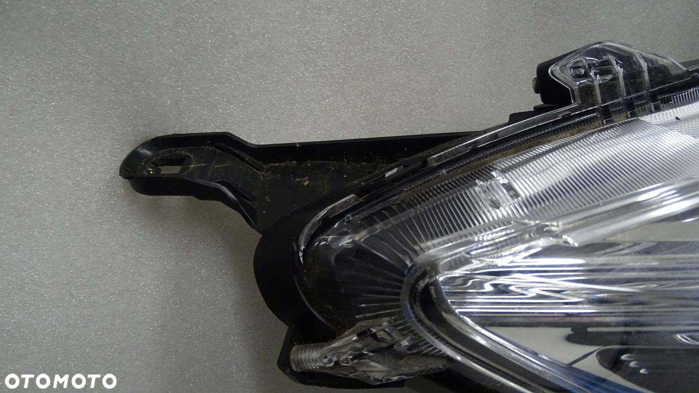 MITSUBISHI SPACE STAR III - lampa przednia prawa - 4