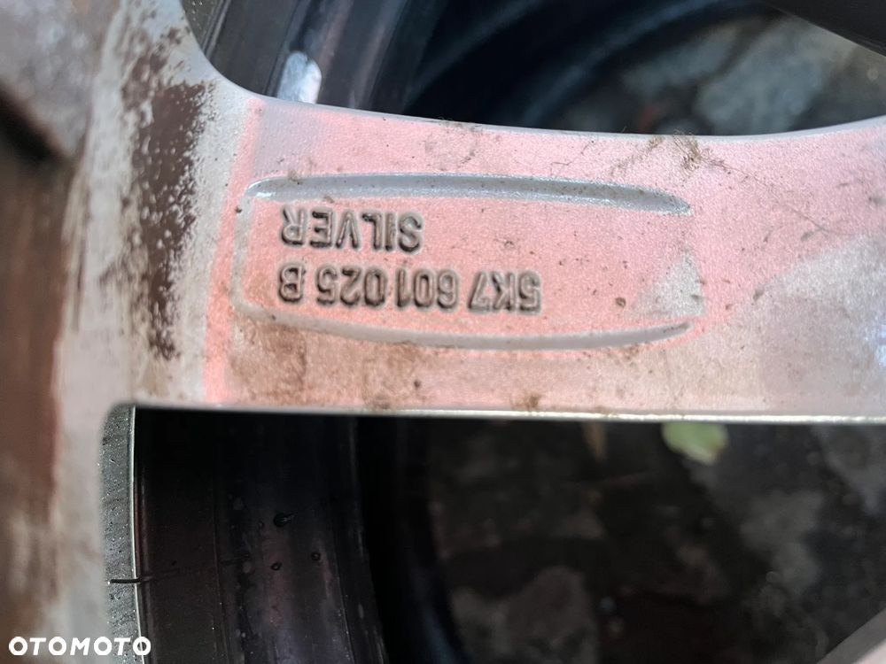 Felga VW Golf 5x112 17 7J ET 54 5K7601025B - 4