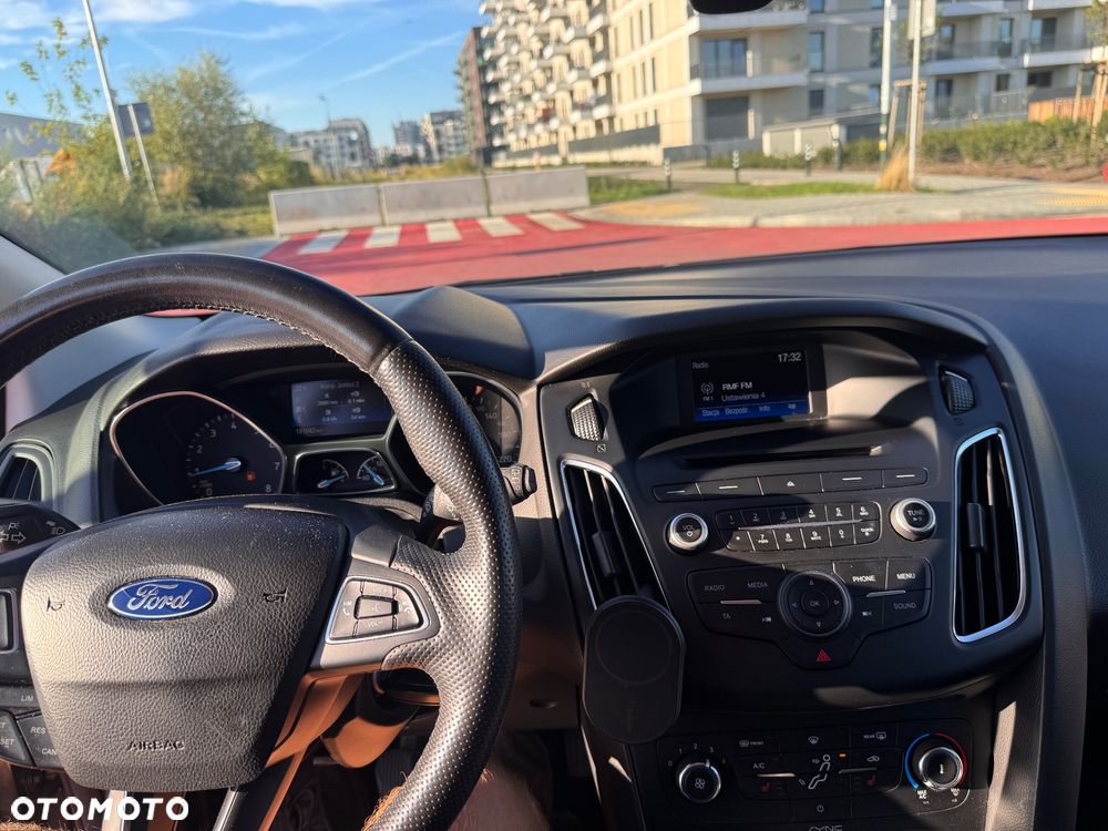 Ford Focus 1.6 Trend - 15