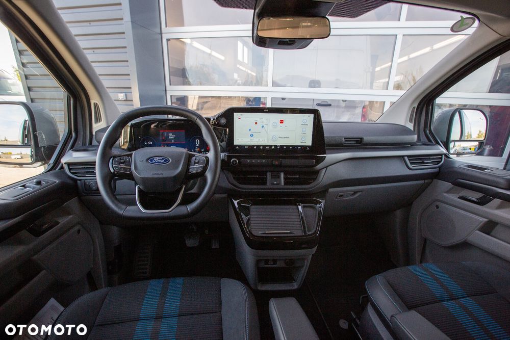 Ford Tourneo Custom - 15