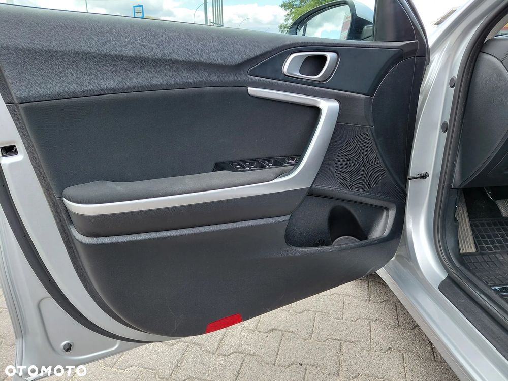 Kia Ceed 1.6 CRDi mHEV S - 10