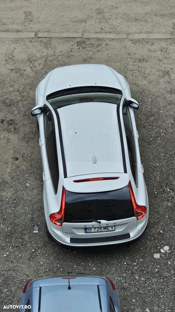 Volvo XC 60 D5 AWD Geartronic Momentum - 28