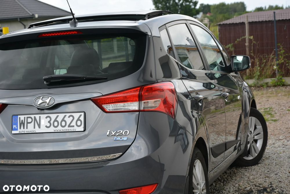 Hyundai ix20 1.4 Premium - 19