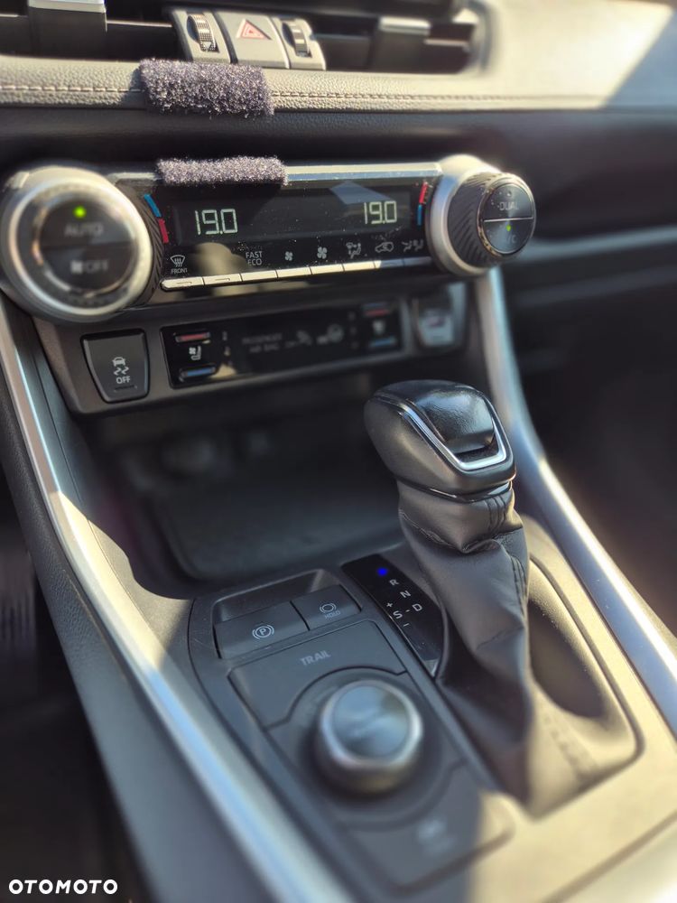 Toyota RAV4 - 9