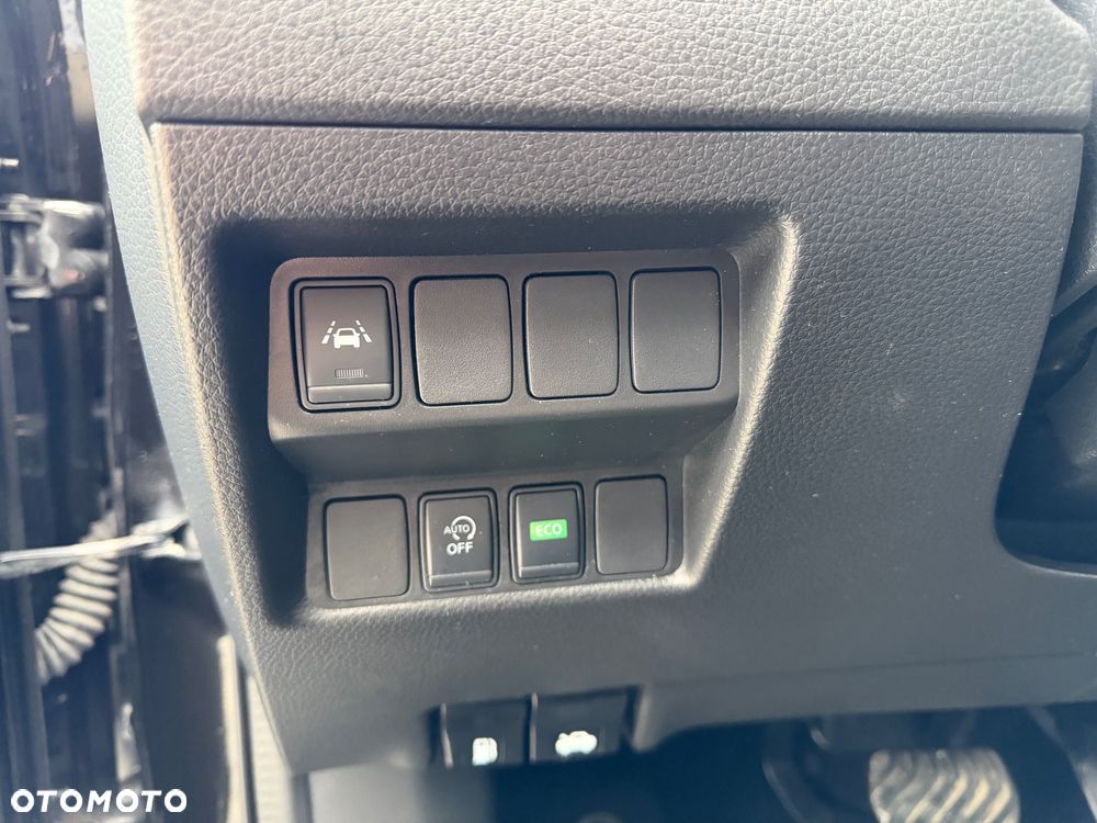 Nissan Qashqai 1.3 DIG-T N-Connecta DCT - 33