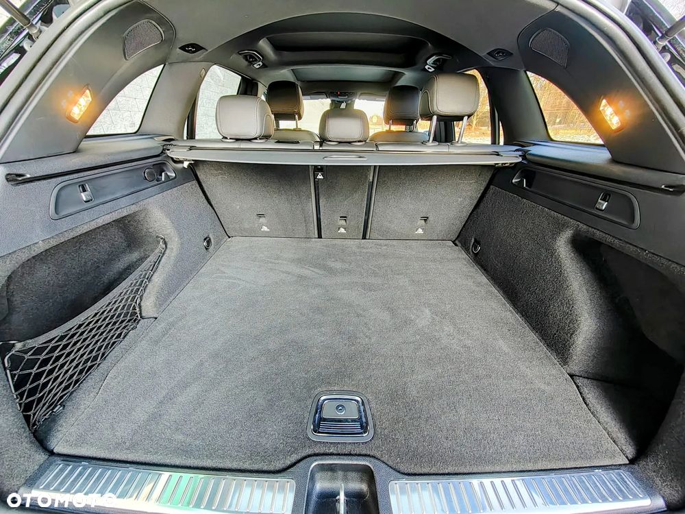 Mercedes-Benz GLC - 32