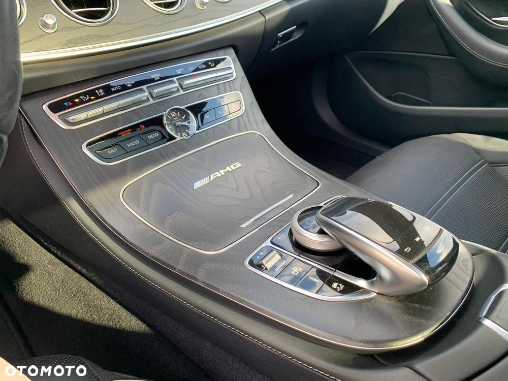 Mercedes-Benz Klasa E AMG 63 S 4Matic+ 9G-TRONIC - 14