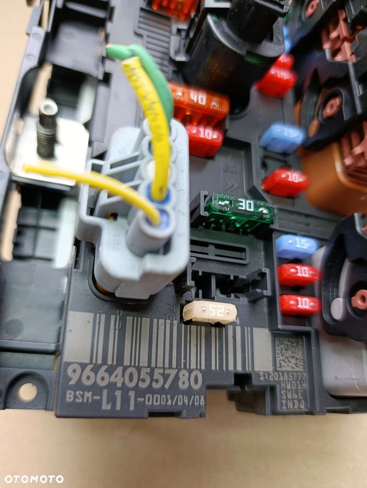 . 207 BSM L11 wtyczki Peugeot - 2