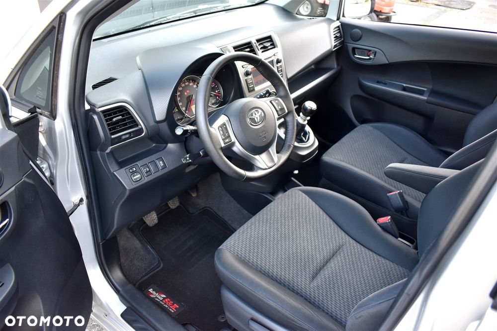 Toyota Verso S 1.33 VVT-i Start-Stop Life - 10