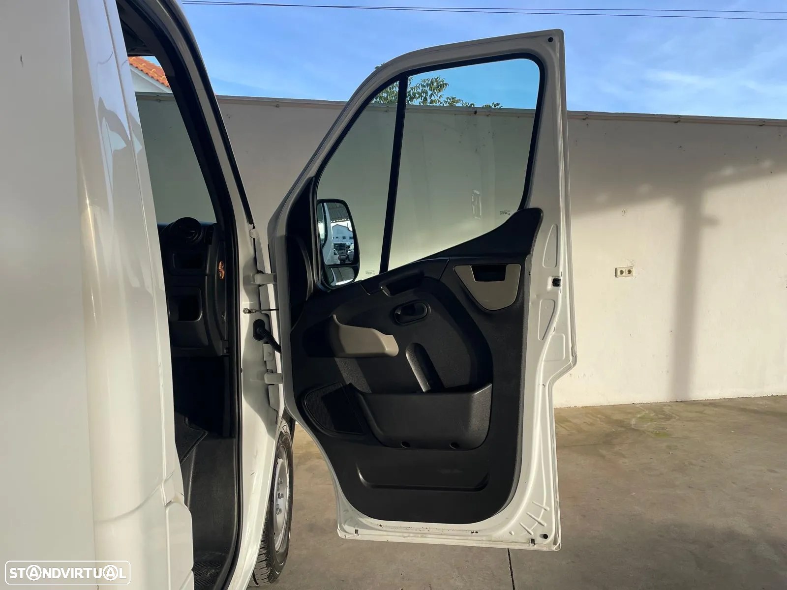 Renault Master 2.3 DCI Grand Confort c/Báscula - 23