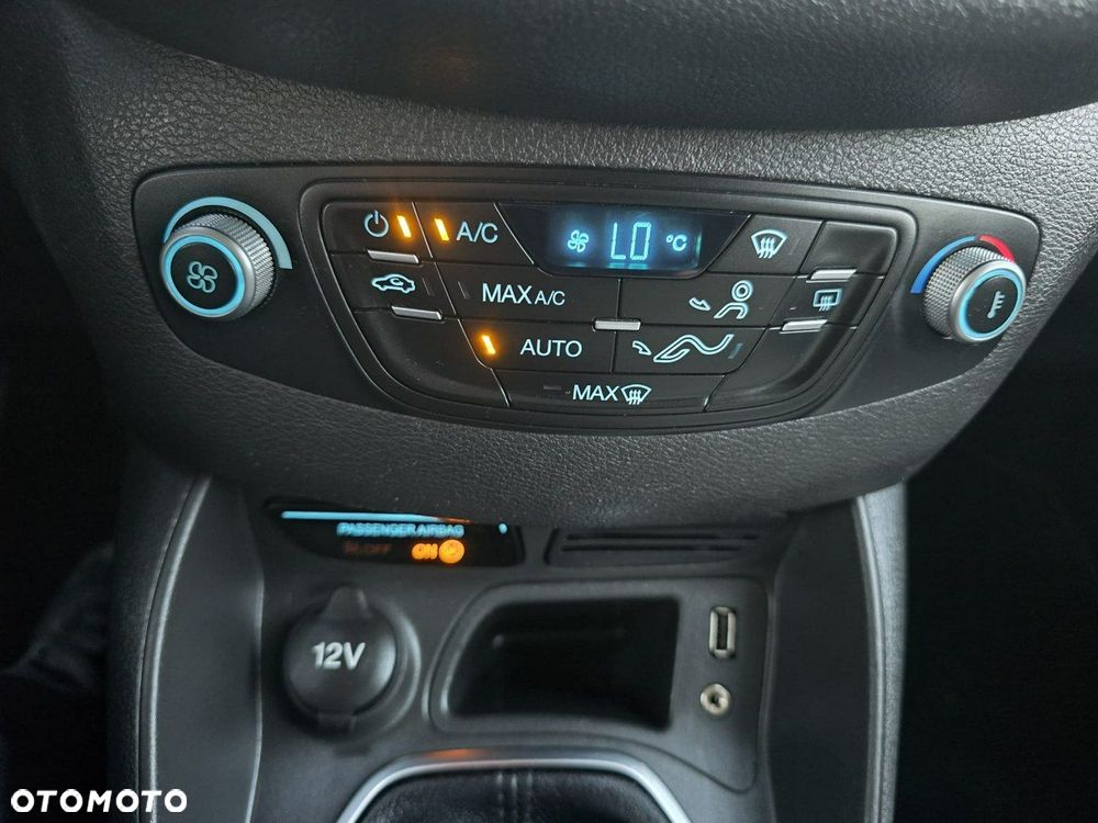 Ford Tourneo Courier - 17