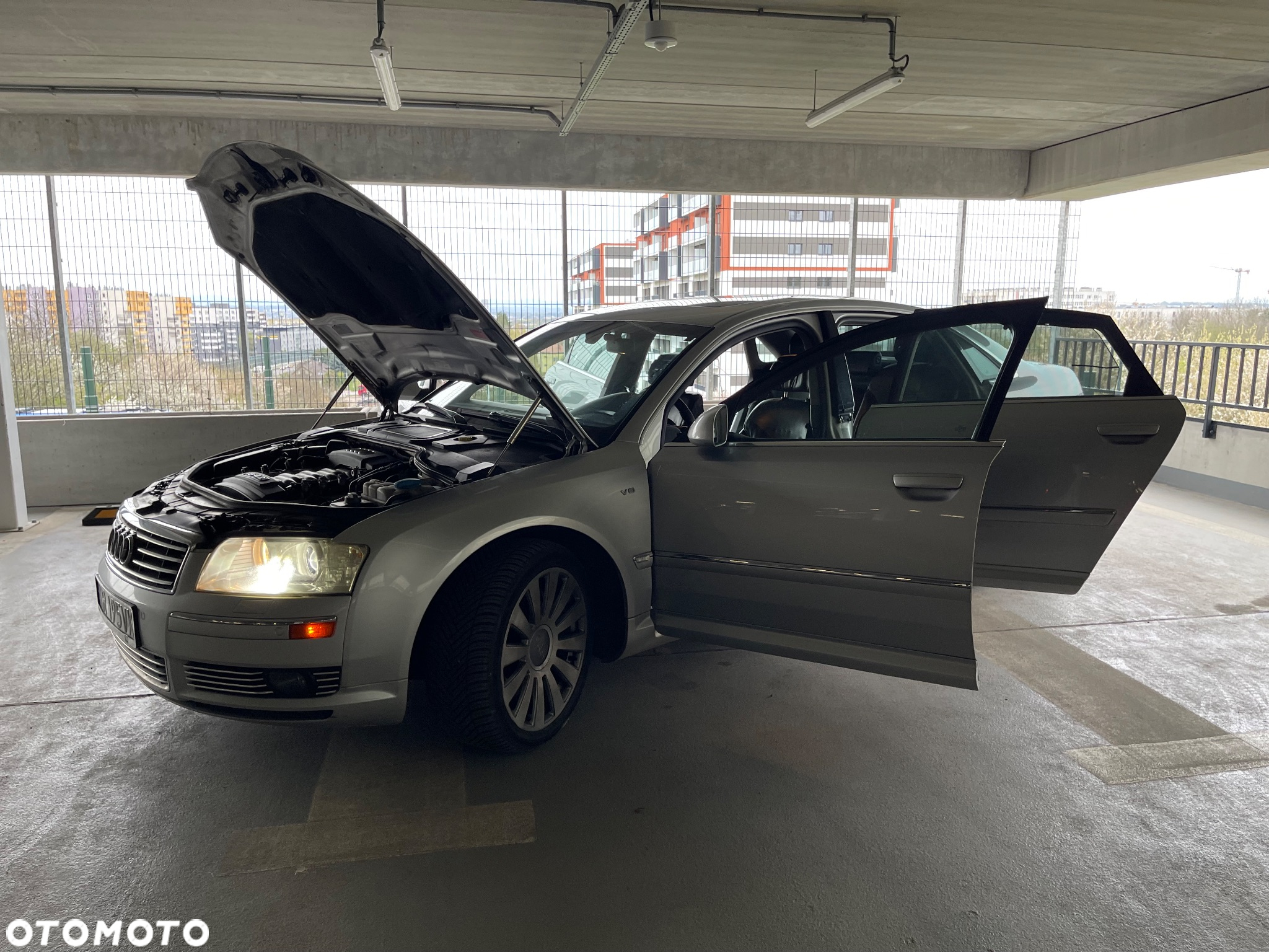 Audi A8 4.2 L Quattro - 20