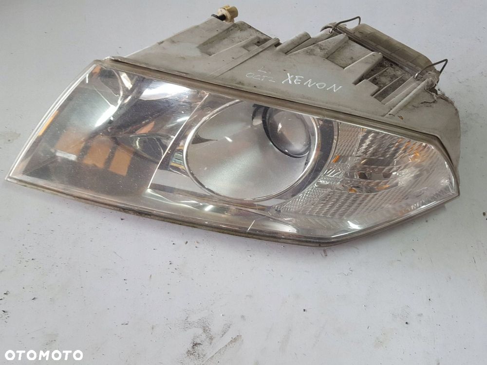 SKODA OCTAVIA 2 II 04-07r LAMPA XENON LEWA PRZÓD ANGLIK - 3