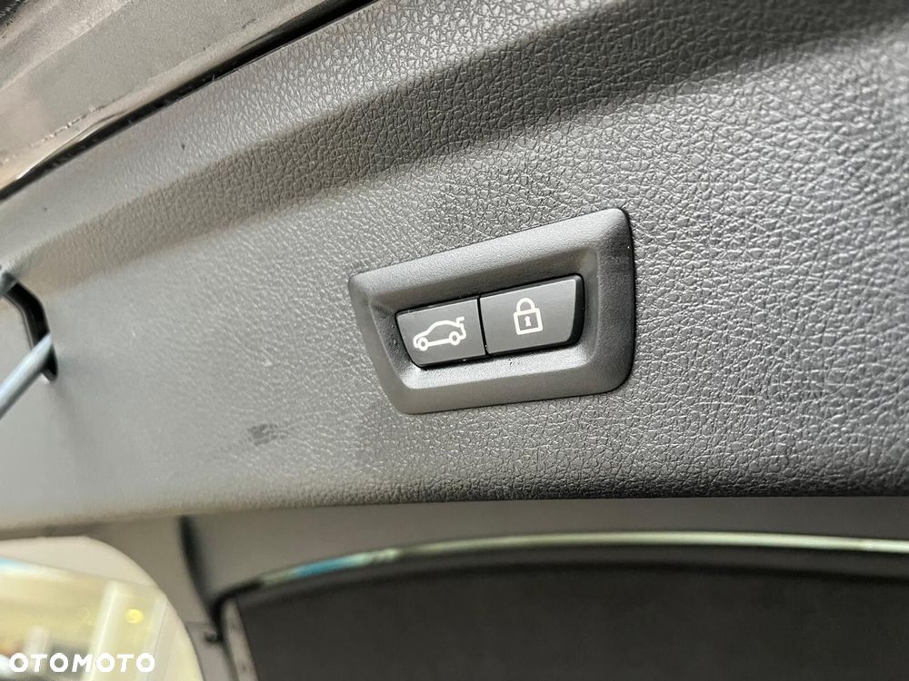 BMW Seria 3 320i GPF M Sport - 10