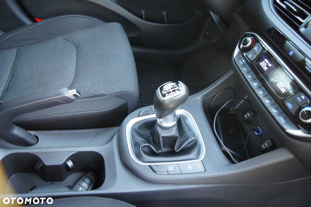 Hyundai i30 1.6 D Comfort - 19