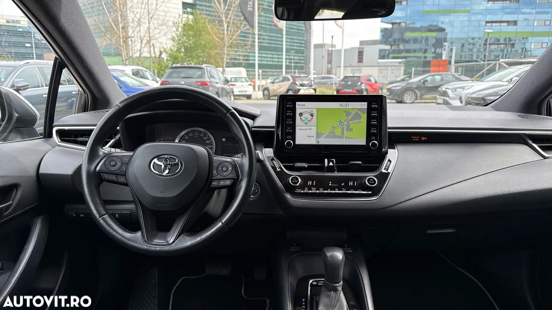Toyota Corolla TS 1.8 HSD Business - 13