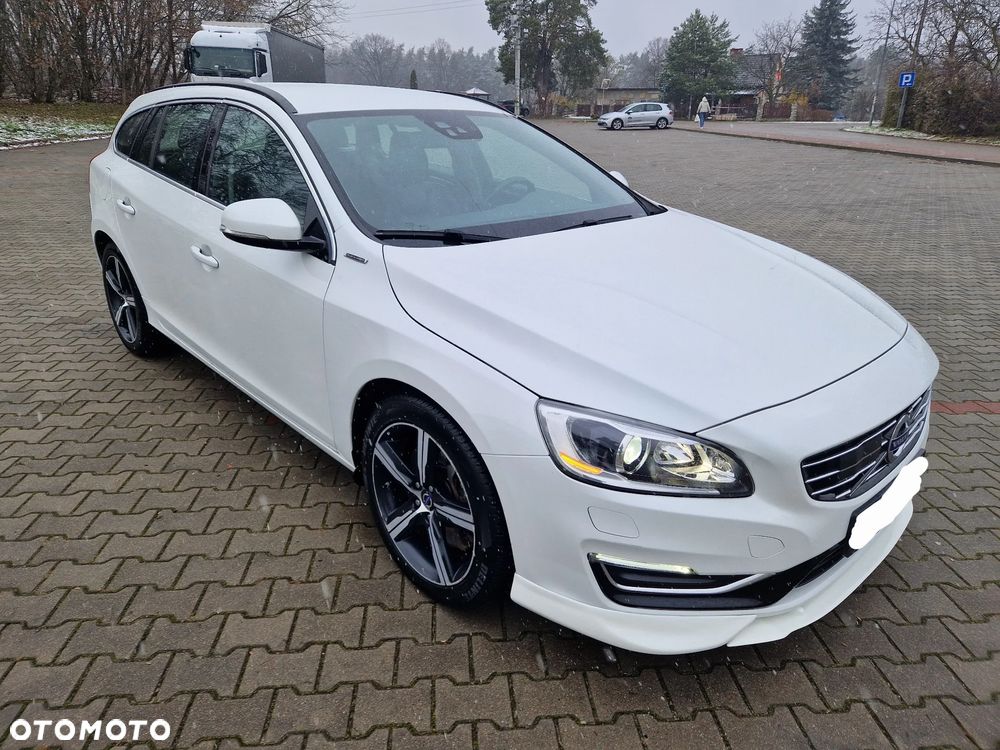 Volvo V60 D6 AWD Plug-in Hybrid Summum - 4