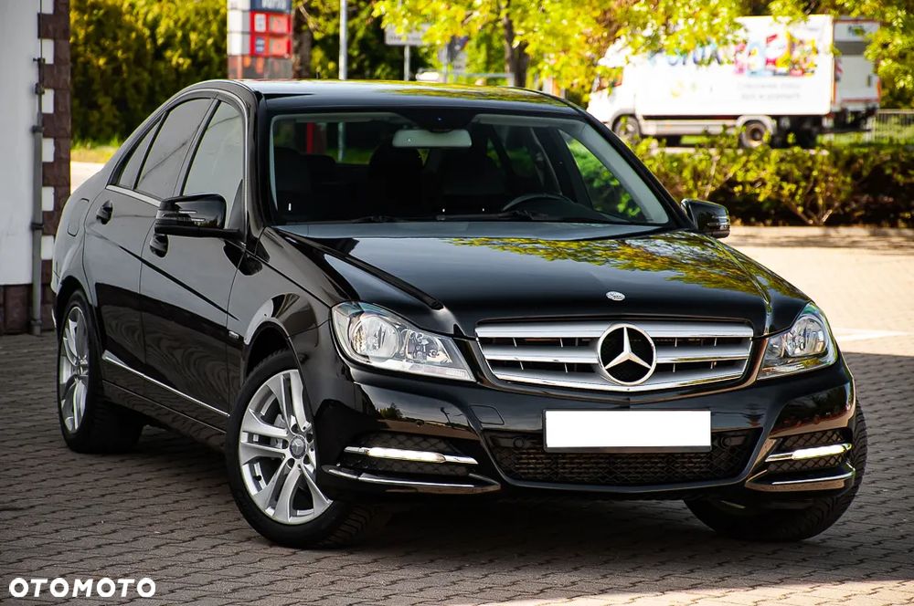 Mercedes-Benz Klasa C 180 T BlueEFFICIENCY Avantgarde - 1