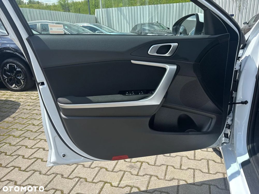 Kia Ceed 1.5 T-GDI M DCT - 10