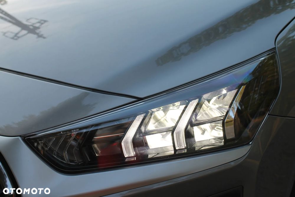 Hyundai IONIQ - 38