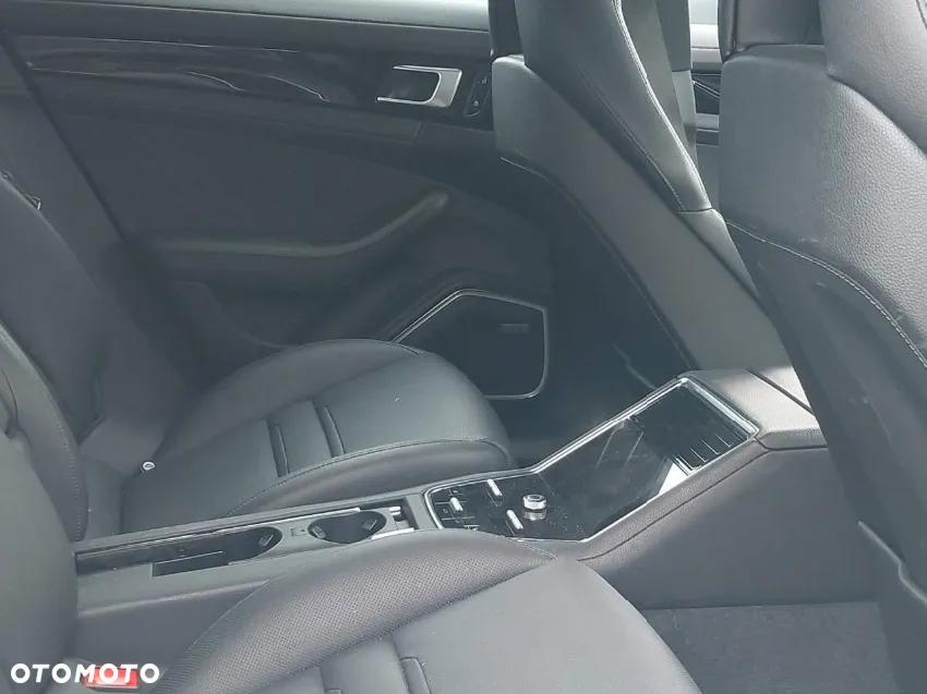 Porsche Panamera 4S - 11