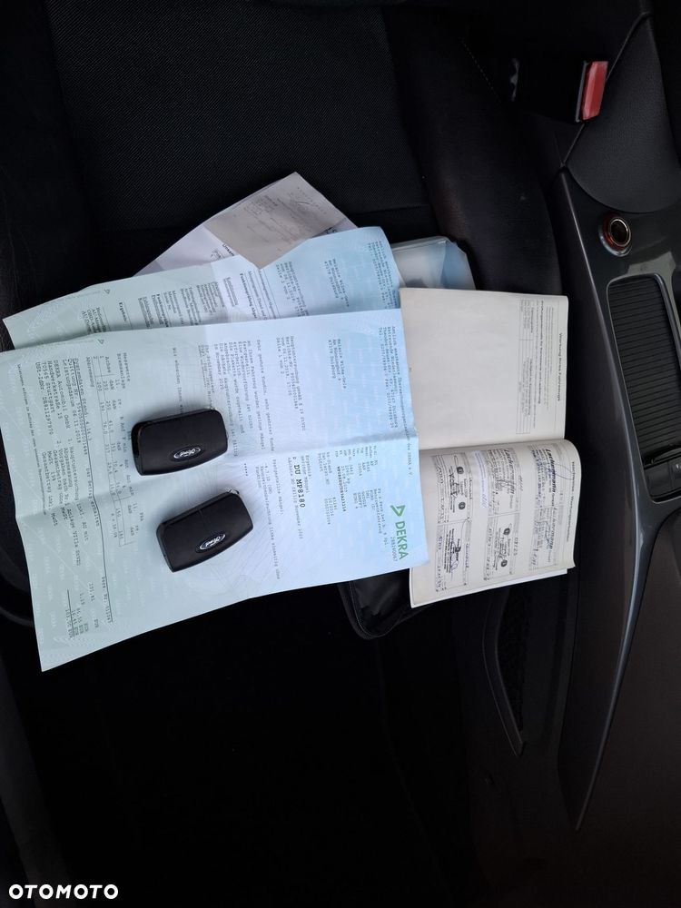 Ford Kuga 2.0 TDCi 2x4 Titanium - 18