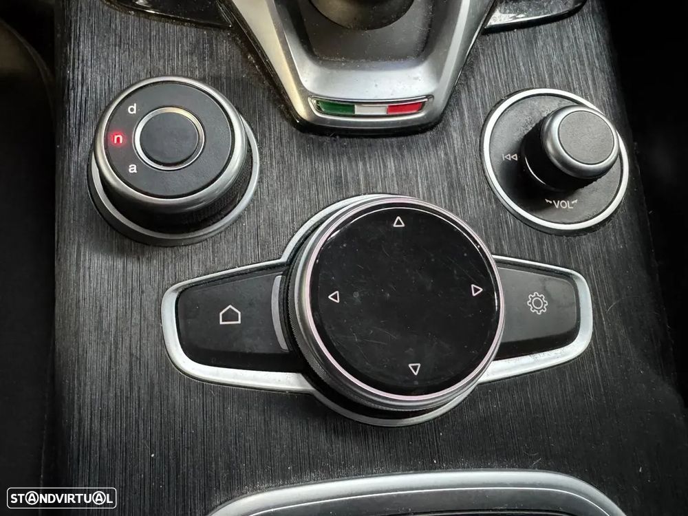 Alfa Romeo Giulia 2.2 D Super AT8 - 14
