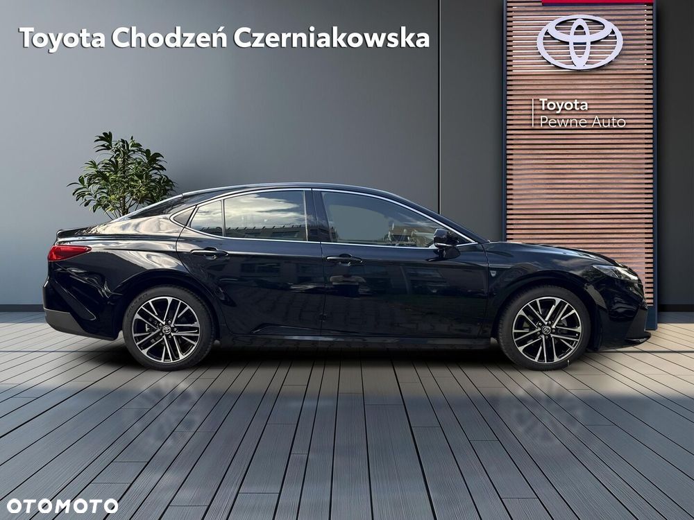 Toyota Camry - 5