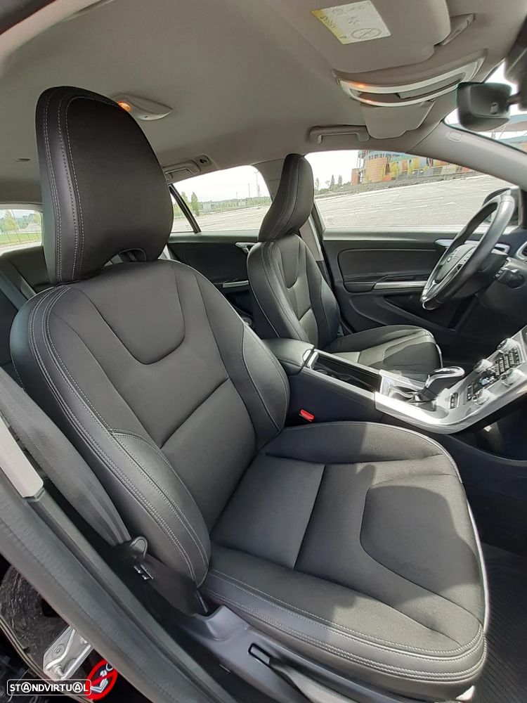 Volvo V60 2.4 D6 Momentum AWD Phev - 7