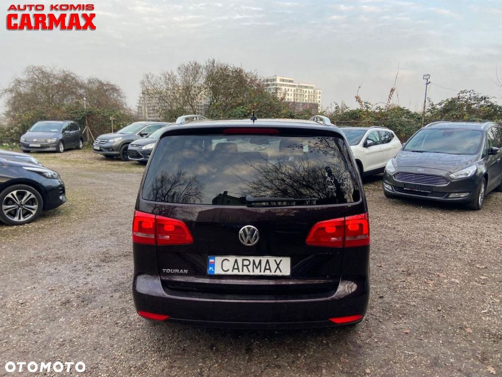 Volkswagen Touran - 11